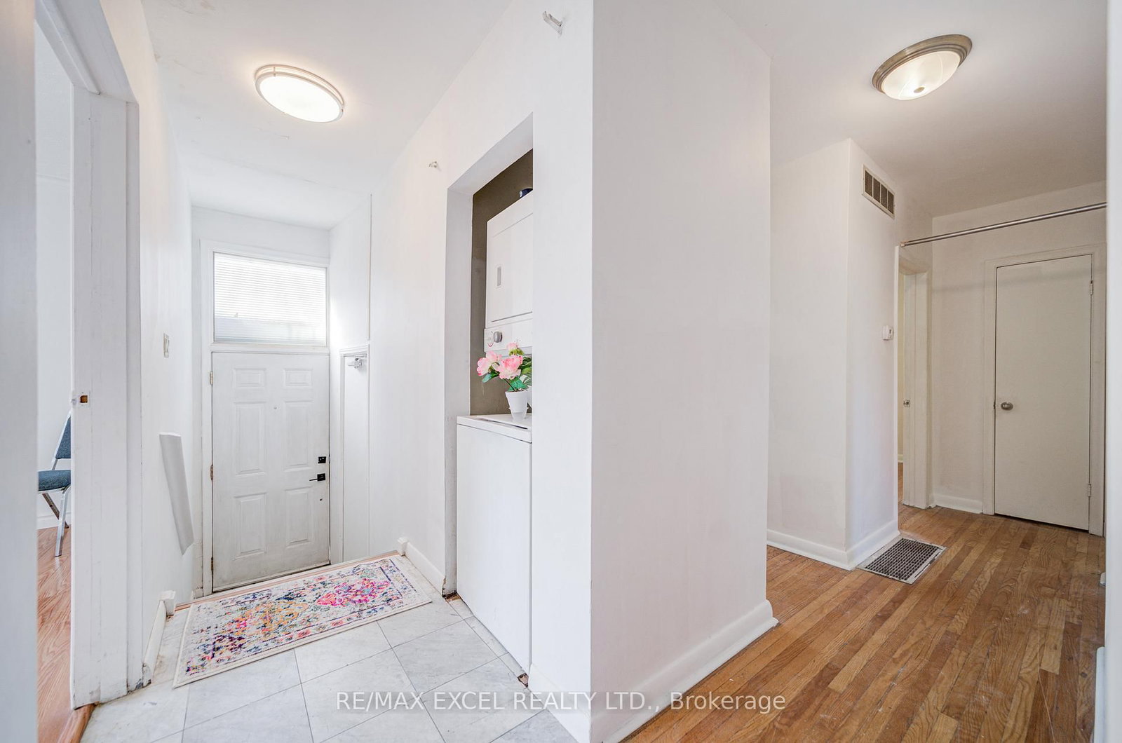 Detached House for sale at 334 Moore Park Avenue, Toronto, Ontario, M2R 2R6 - Newtonbrook West - MLS: C12967352