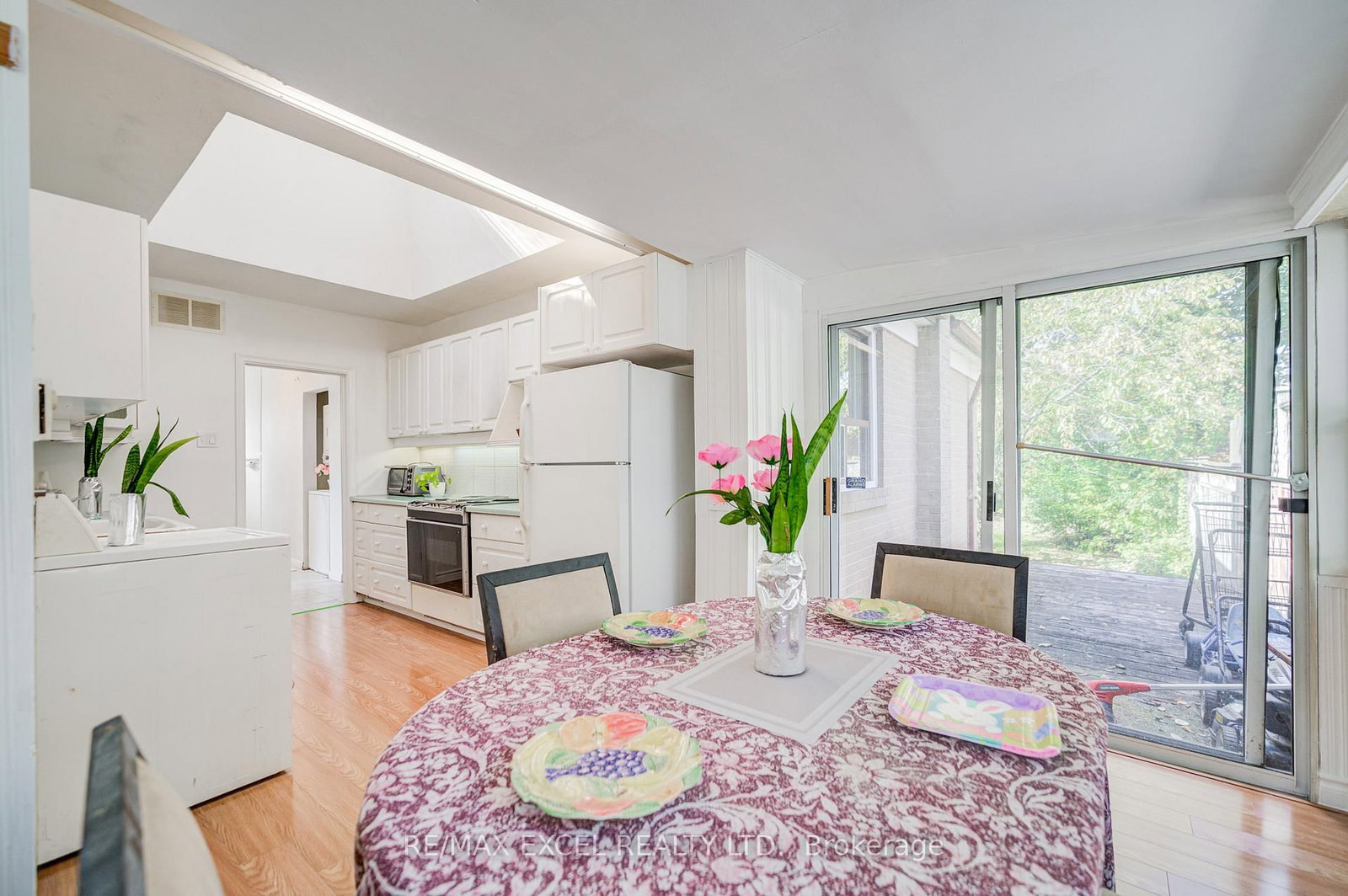 Detached House for sale at 334 Moore Park Avenue, Toronto, Ontario, M2R 2R6 - Newtonbrook West - MLS: C12967352