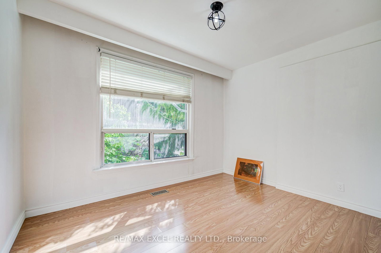 Detached House for sale at 334 Moore Park Avenue, Toronto, Ontario, M2R 2R6 - Newtonbrook West - MLS: C12967352