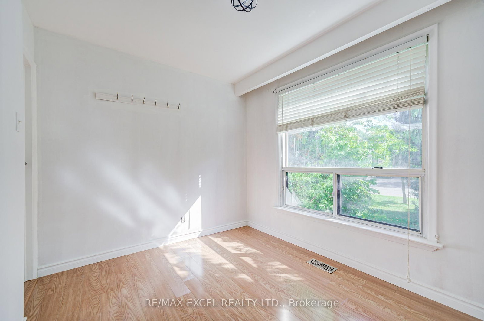 Detached House for sale at 334 Moore Park Avenue, Toronto, Ontario, M2R 2R6 - Newtonbrook West - MLS: C12967352