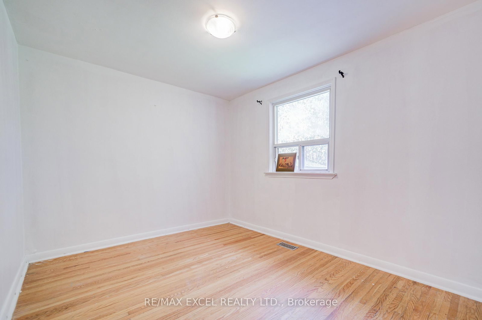 Detached House for sale at 334 Moore Park Avenue, Toronto, Ontario, M2R 2R6 - Newtonbrook West - MLS: C12967352