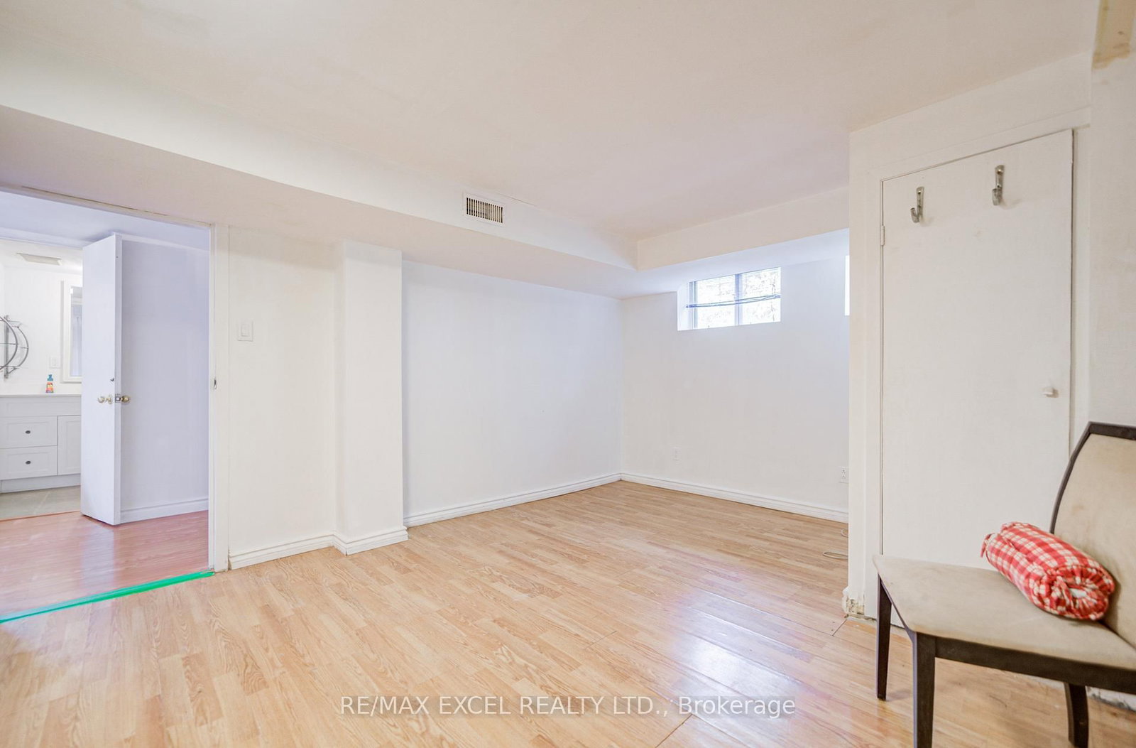 Detached House for sale at 334 Moore Park Avenue, Toronto, Ontario, M2R 2R6 - Newtonbrook West - MLS: C12967352