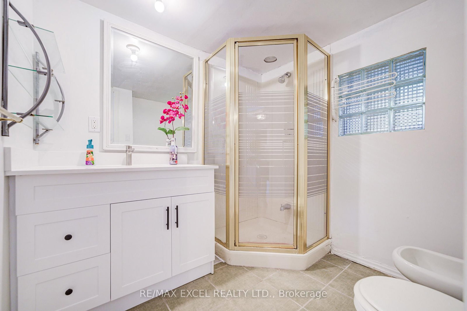 Detached House for sale at 334 Moore Park Avenue, Toronto, Ontario, M2R 2R6 - Newtonbrook West - MLS: C12967352