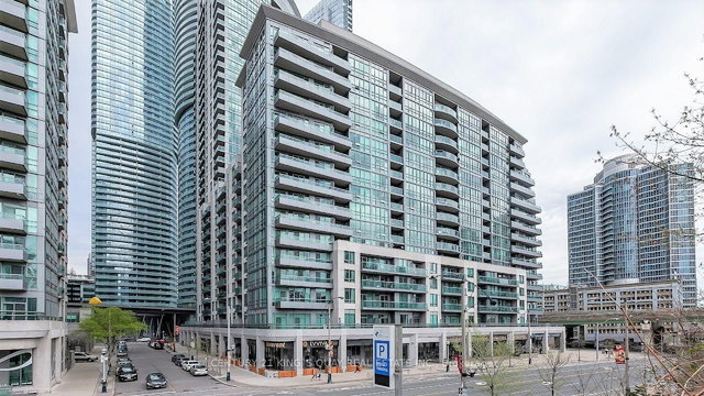 202 - 25 Lower Simcoe Street