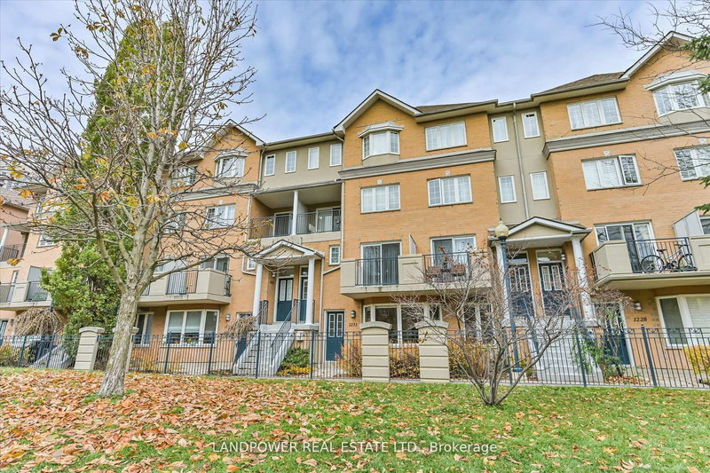 1231 - 28 Sommerset Way, Toronto, M2N 6W7 | Image 2