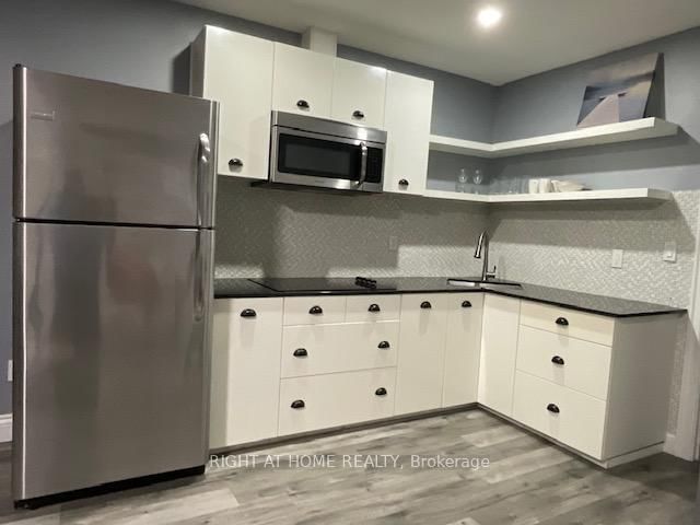 214 Clanton Park Rd, Toronto, M3H 2G1 | Image 2