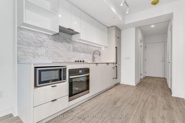 703 - 252 Church Street