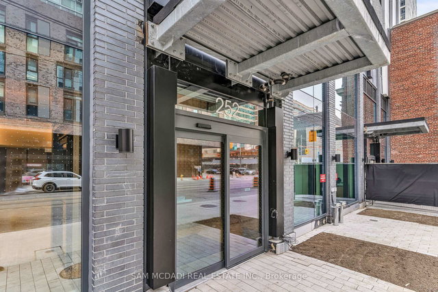 703 - 252 Church Street