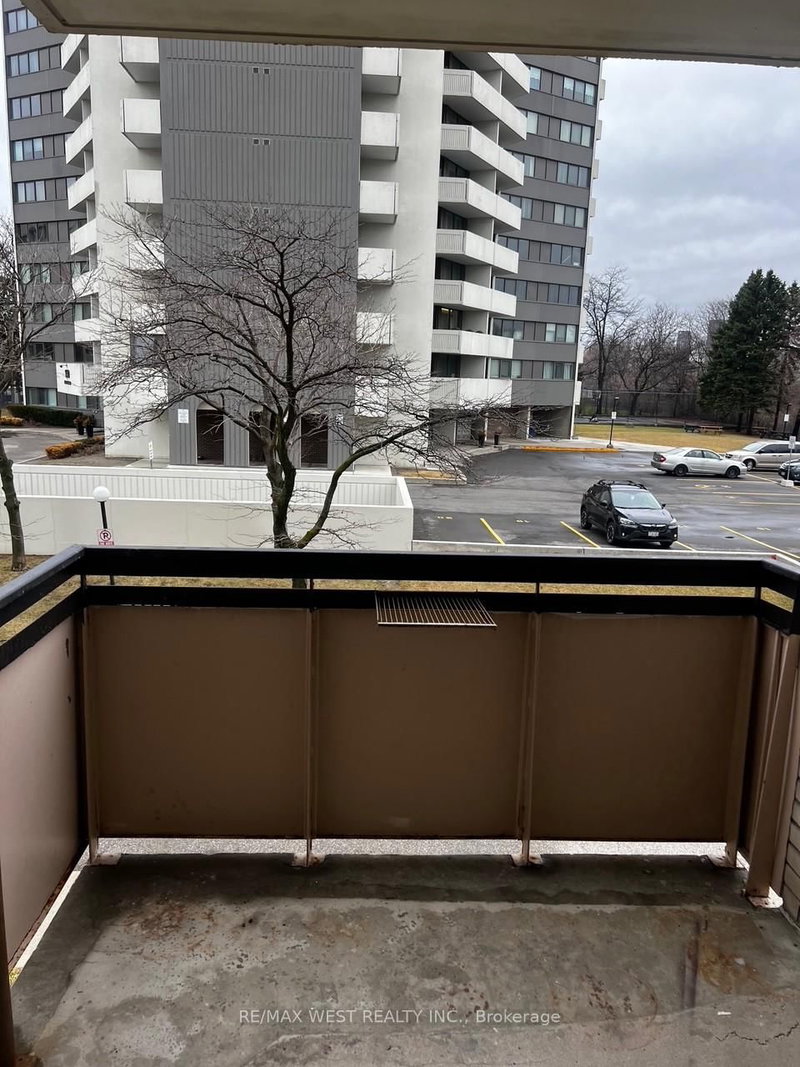 202 - 130 Neptune Dr, Toronto, M6A 1X5 | Image 3