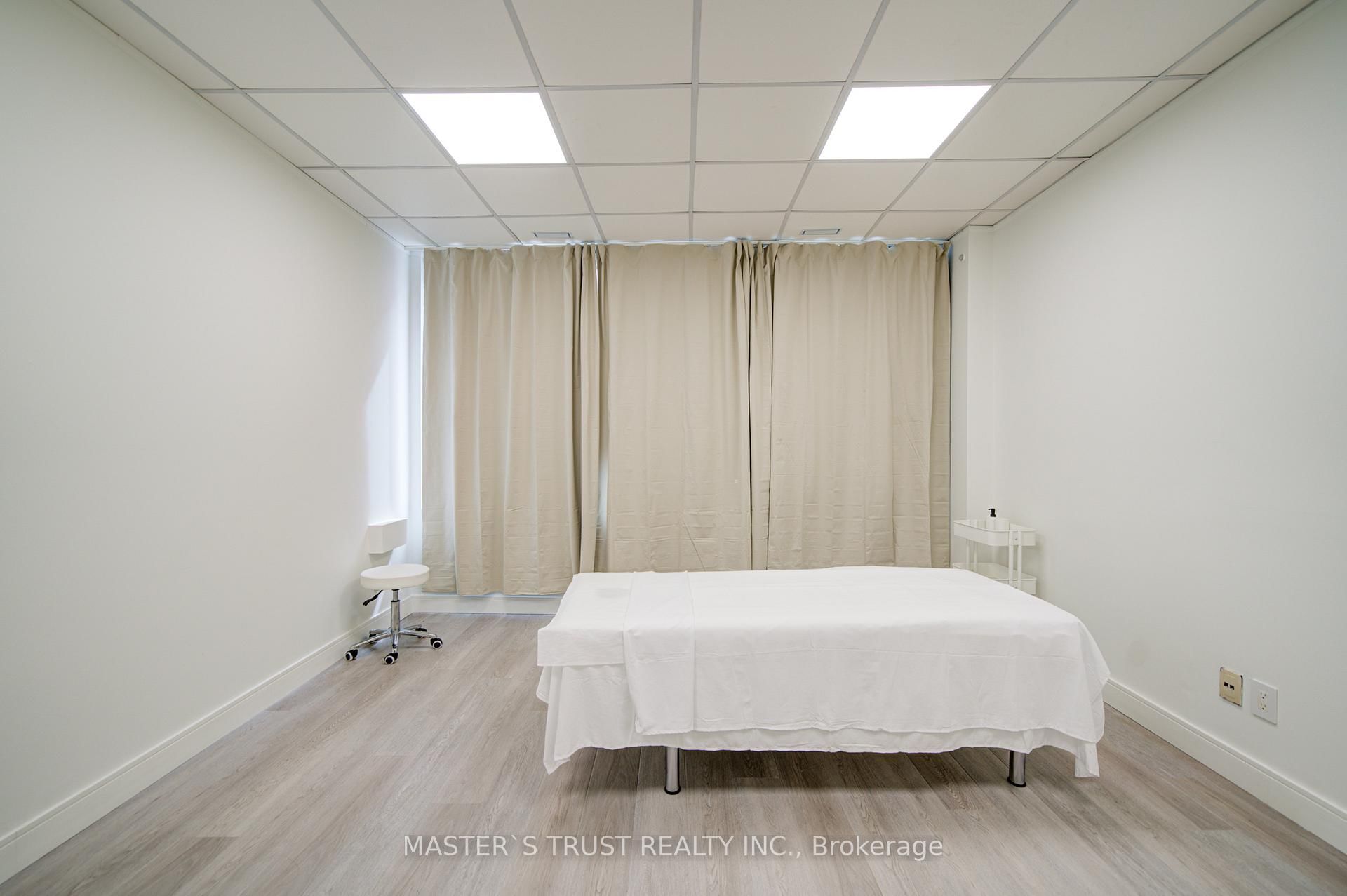 1300 Bay Street, Unit 2nd floor