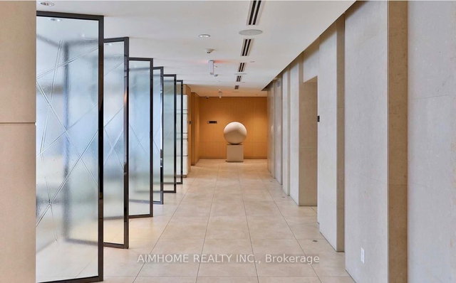 821 - 120 Harrison Garden Boulevard