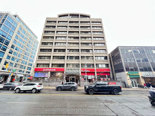 215 - 555 Yonge Street