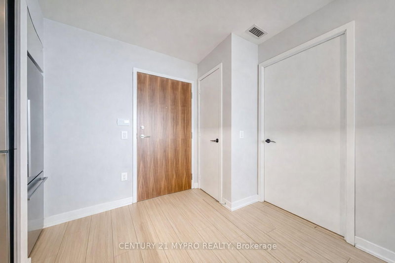 2611 - 85 Queens Wharf Rd, Toronto, M5V 0J8 | Image 2