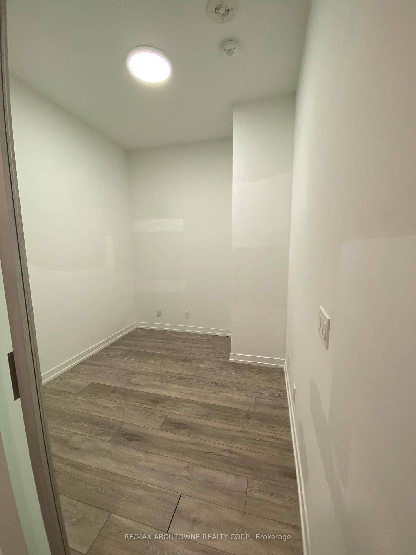 2020 Bathurst Street, Unit 806 - Photo 11