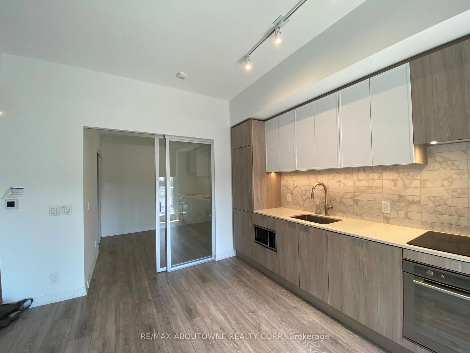 2020 Bathurst Street, Unit 806 - Photo 19