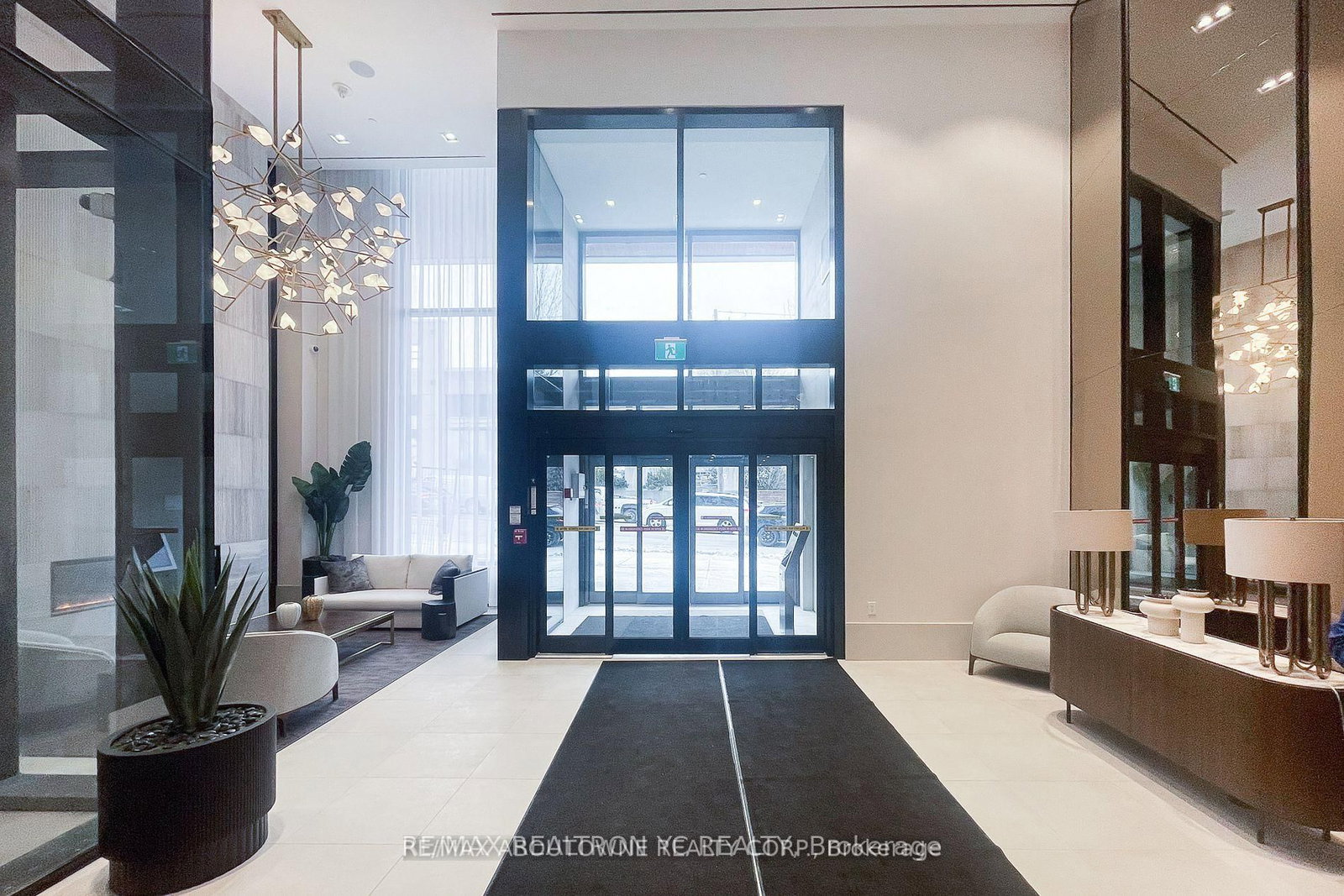 2020 Bathurst Street, Unit 806 - Photo 3