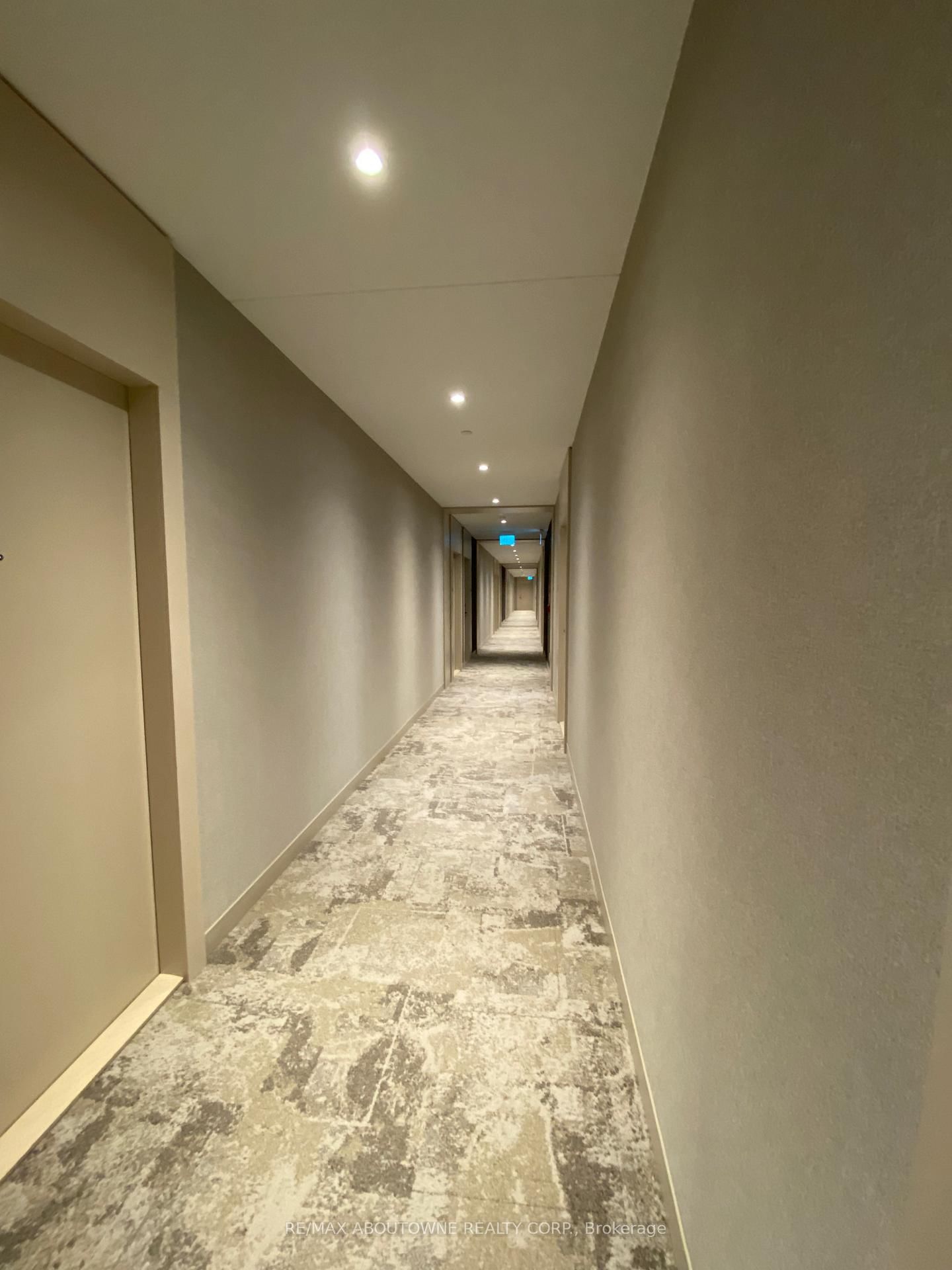 2020 Bathurst Street, Unit 806 - Photo 4