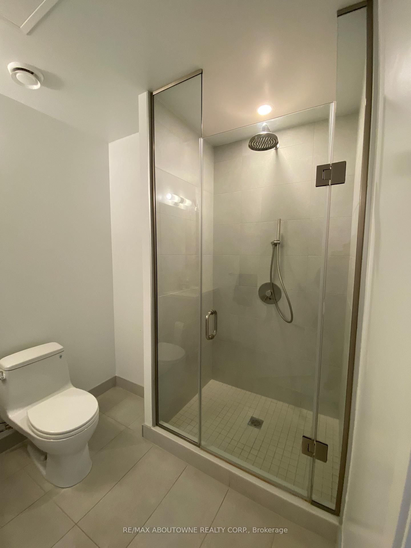 2020 Bathurst Street, Unit 806 - Photo 9