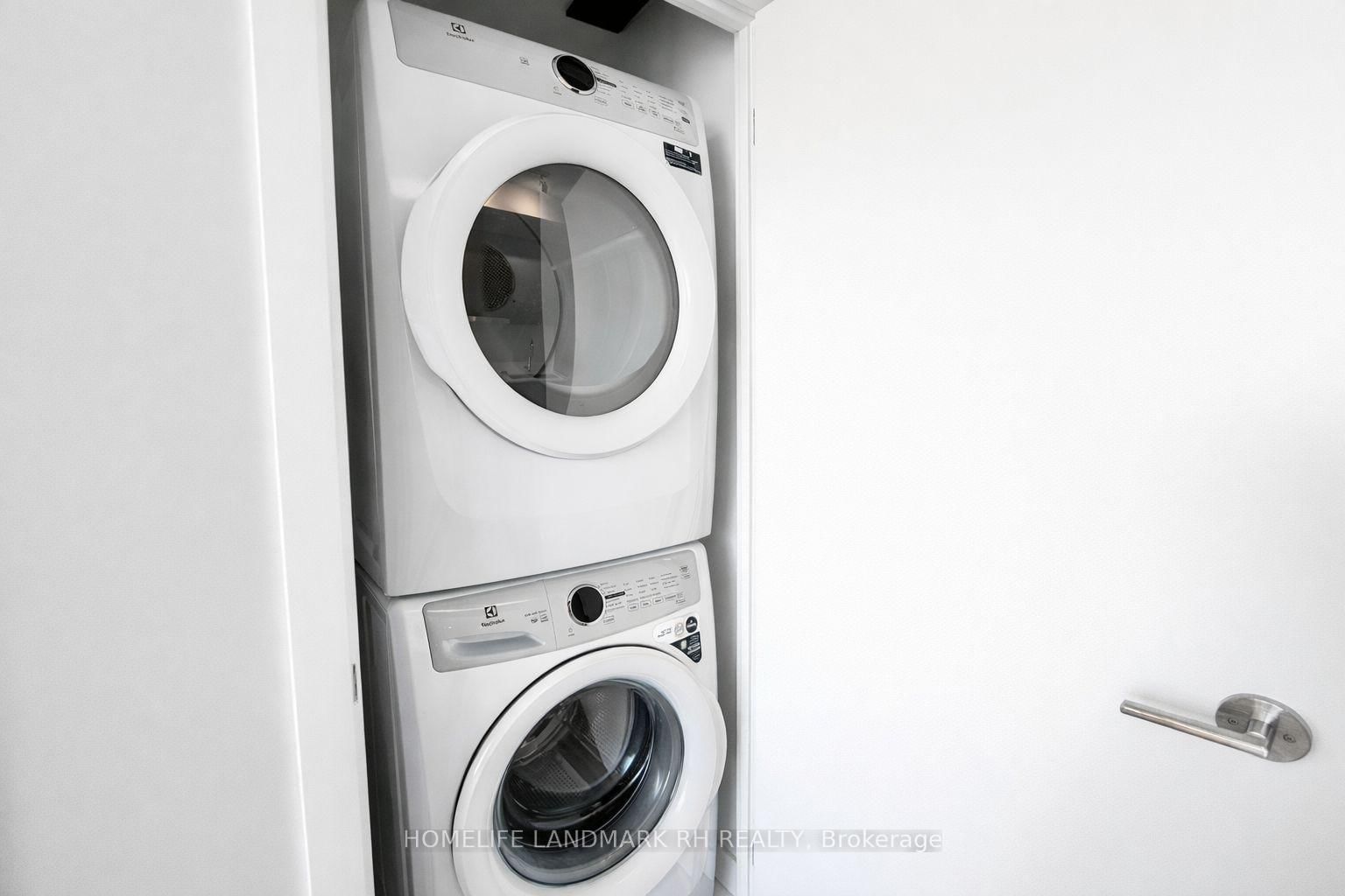 Condo for sale at N1013-7 Golden Lion Heights, Toronto, Ontario, M2M 0C1 - Newtonbrook East - MLS: C12968702