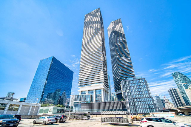 6807 - 138 Downes Street