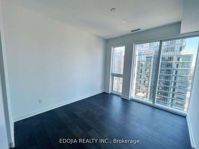 3502 - 3 Gloucester Street