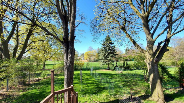 2 - 169 Yorkview Drive