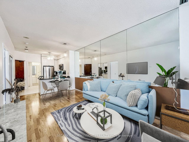 406 - 555 Yonge Street