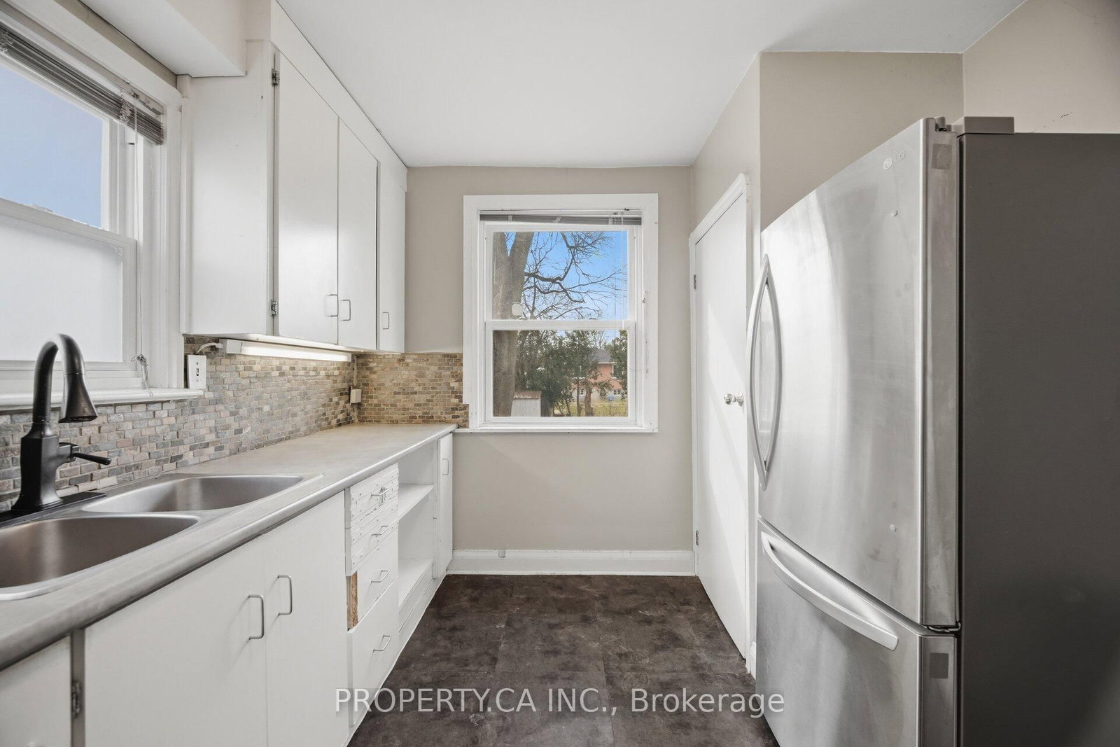 Detached House for sale at 109 Pleasant Avenue, Toronto, Ontario, M2M 1M2 - Newtonbrook West - MLS: C12969578