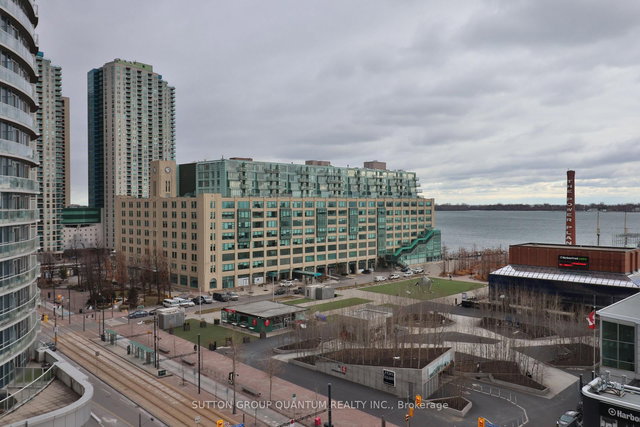 1105 - 228 Queens Quay W