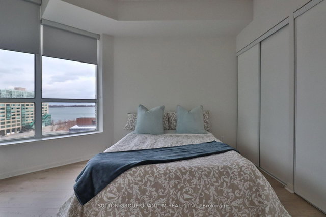 1105 - 228 Queens Quay W