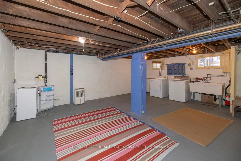 8 Macpherson Avenue - Photo 12