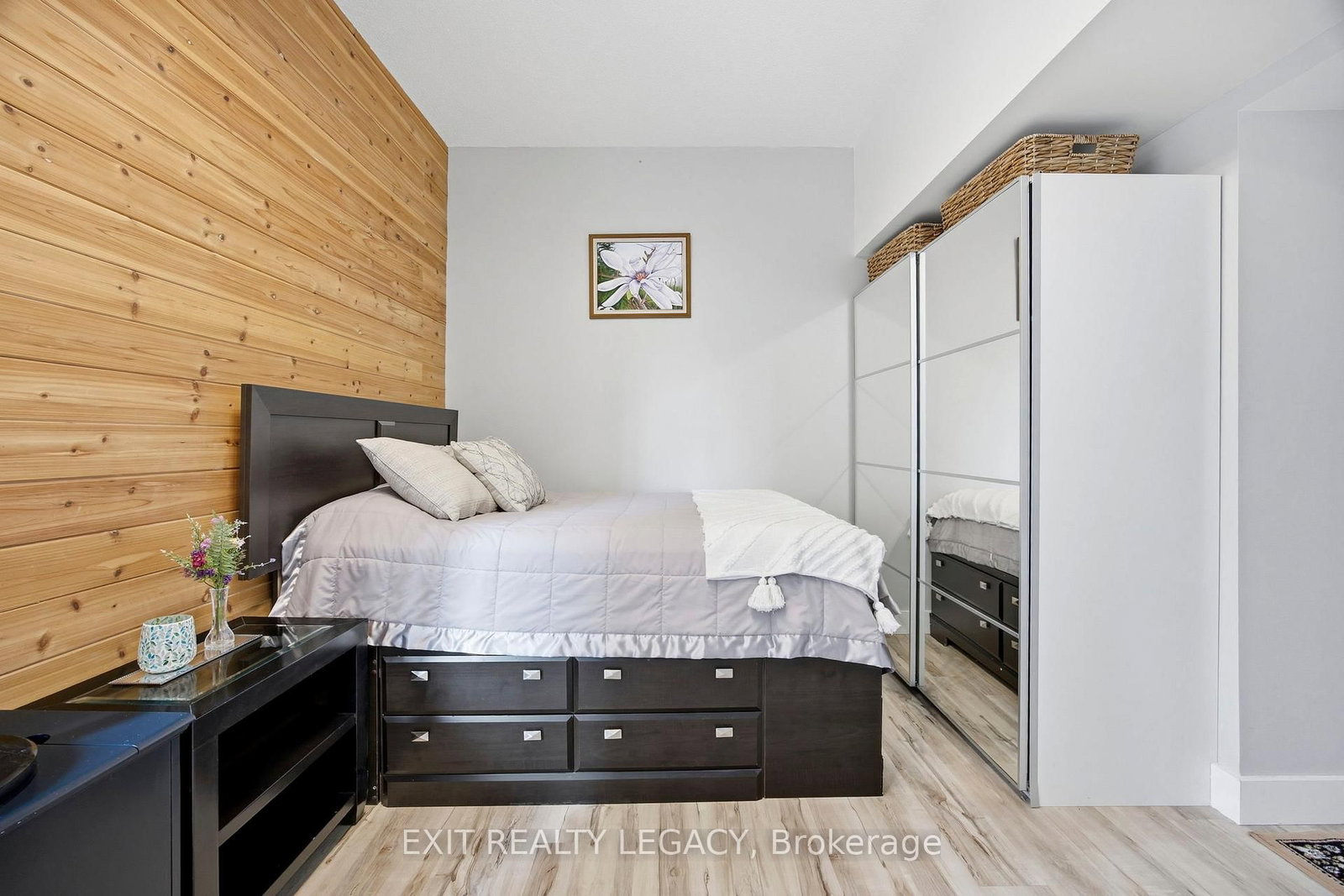 Condo for sale at 2402-1 King Street, Toronto, Ontario, M5H 1A1 - Bay Street Corridor - MLS: C12969728