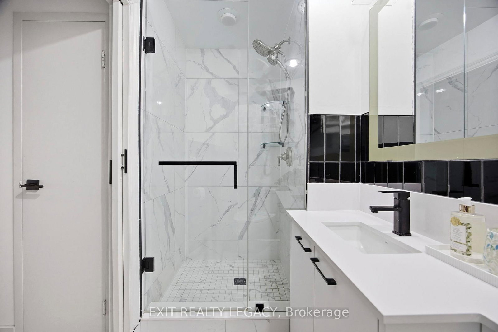 Condo for sale at 2402-1 King Street, Toronto, Ontario, M5H 1A1 - Bay Street Corridor - MLS: C12969728