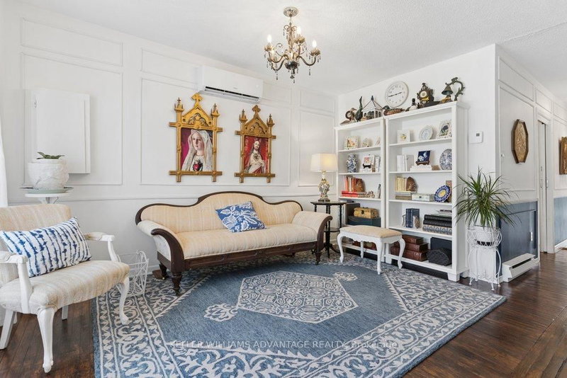 186 Cedric Ave, Toronto, M6C 3X8 | Image 2