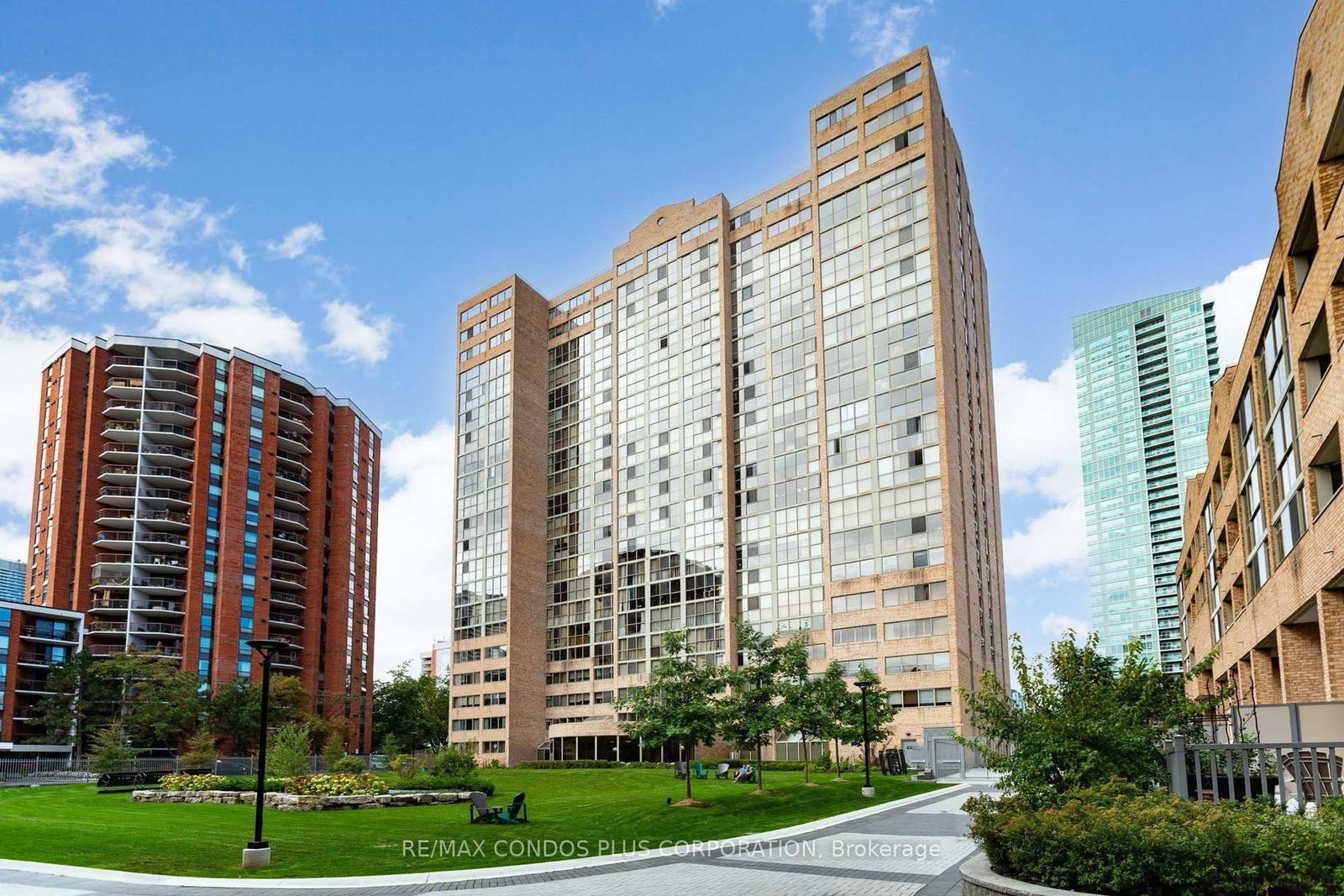 15 Maitland Place, Unit 204 - Photo 30