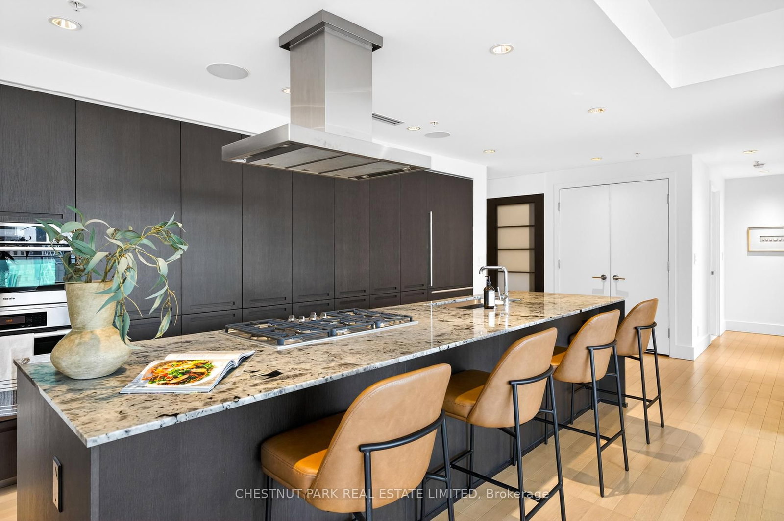 Condo for sale at 2806-180 University Avenue, Toronto, Ontario, M5H 0A2 - Bay Street Corridor - MLS: C12970378