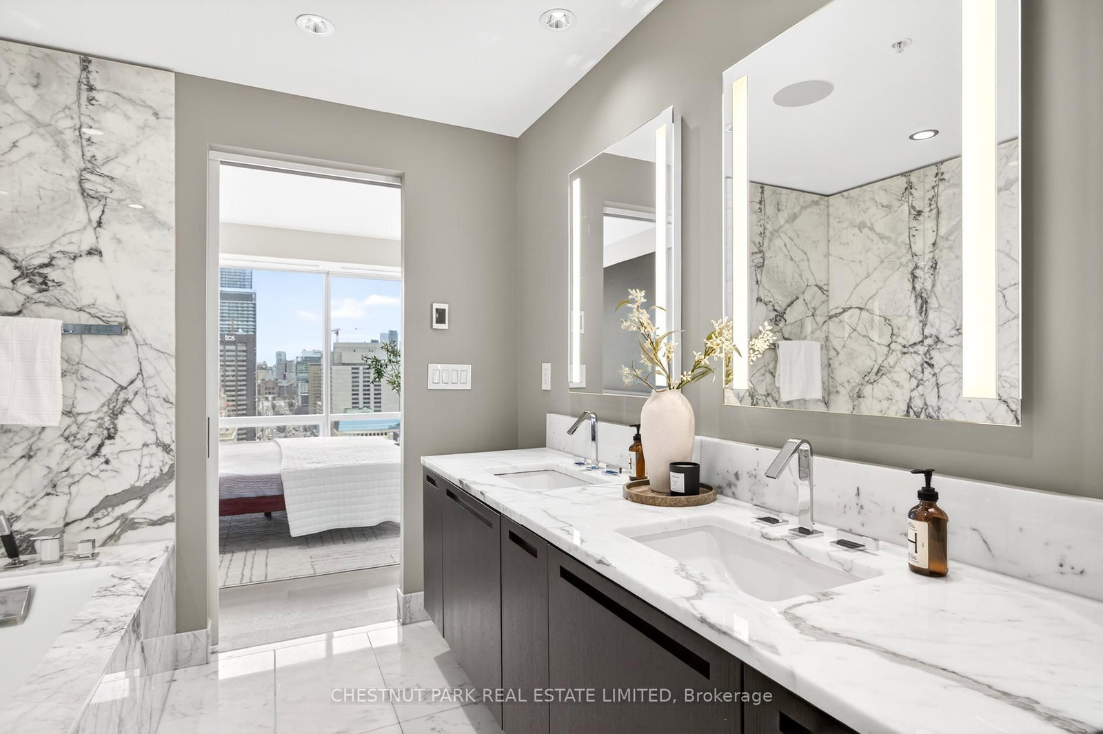 Condo for sale at 2806-180 University Avenue, Toronto, Ontario, M5H 0A2 - Bay Street Corridor - MLS: C12970378