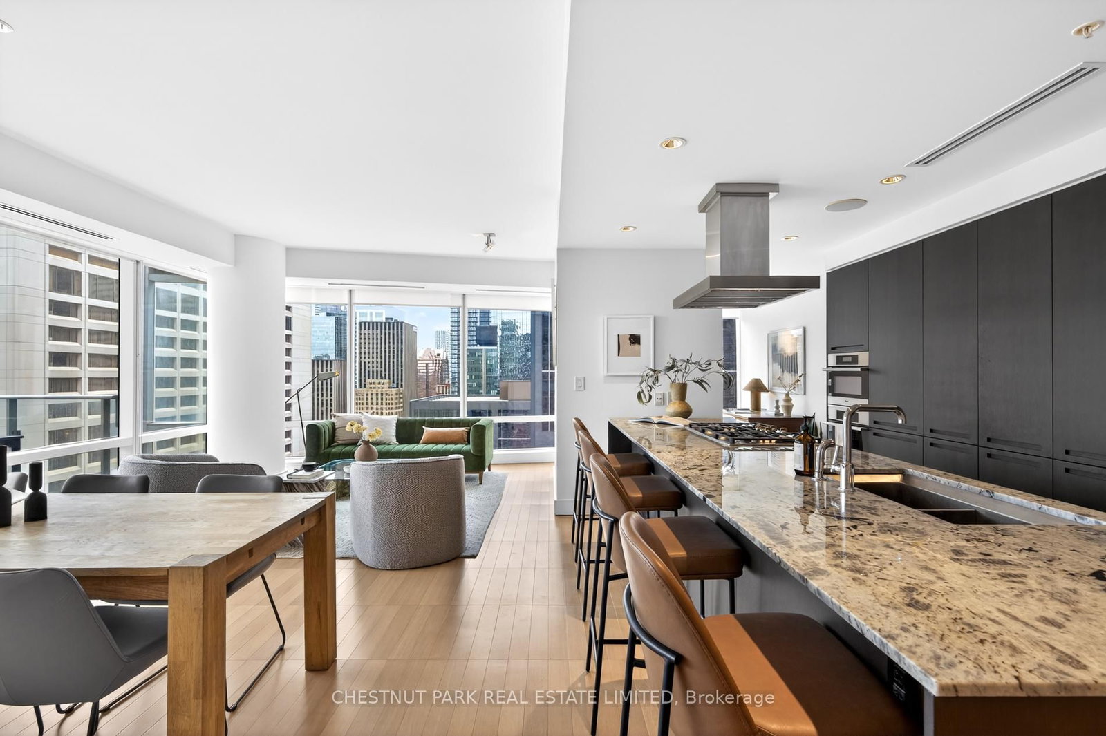 Condo for sale at 2806-180 University Avenue, Toronto, Ontario, M5H 0A2 - Bay Street Corridor - MLS: C12970378