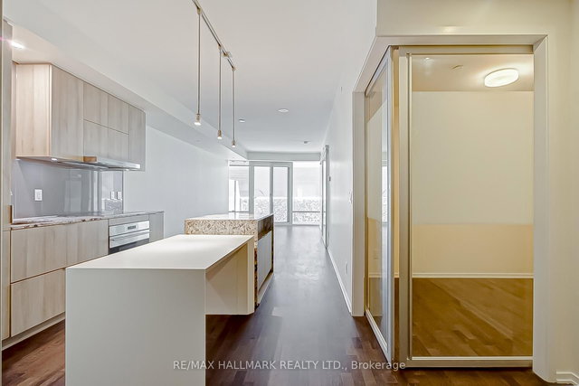 314 - 1 Bloor Street E