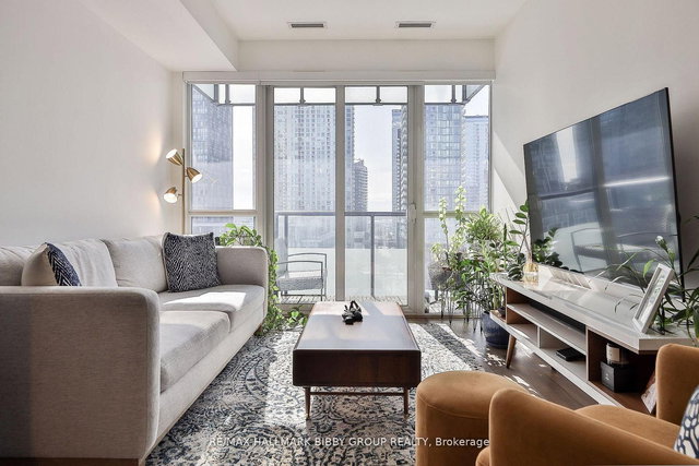 1131 - 560 Front Street W