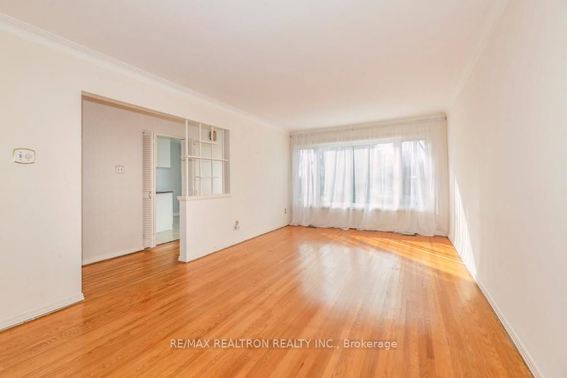 57 Pynford Cres, Toronto, M3A 1W7 | Image 3