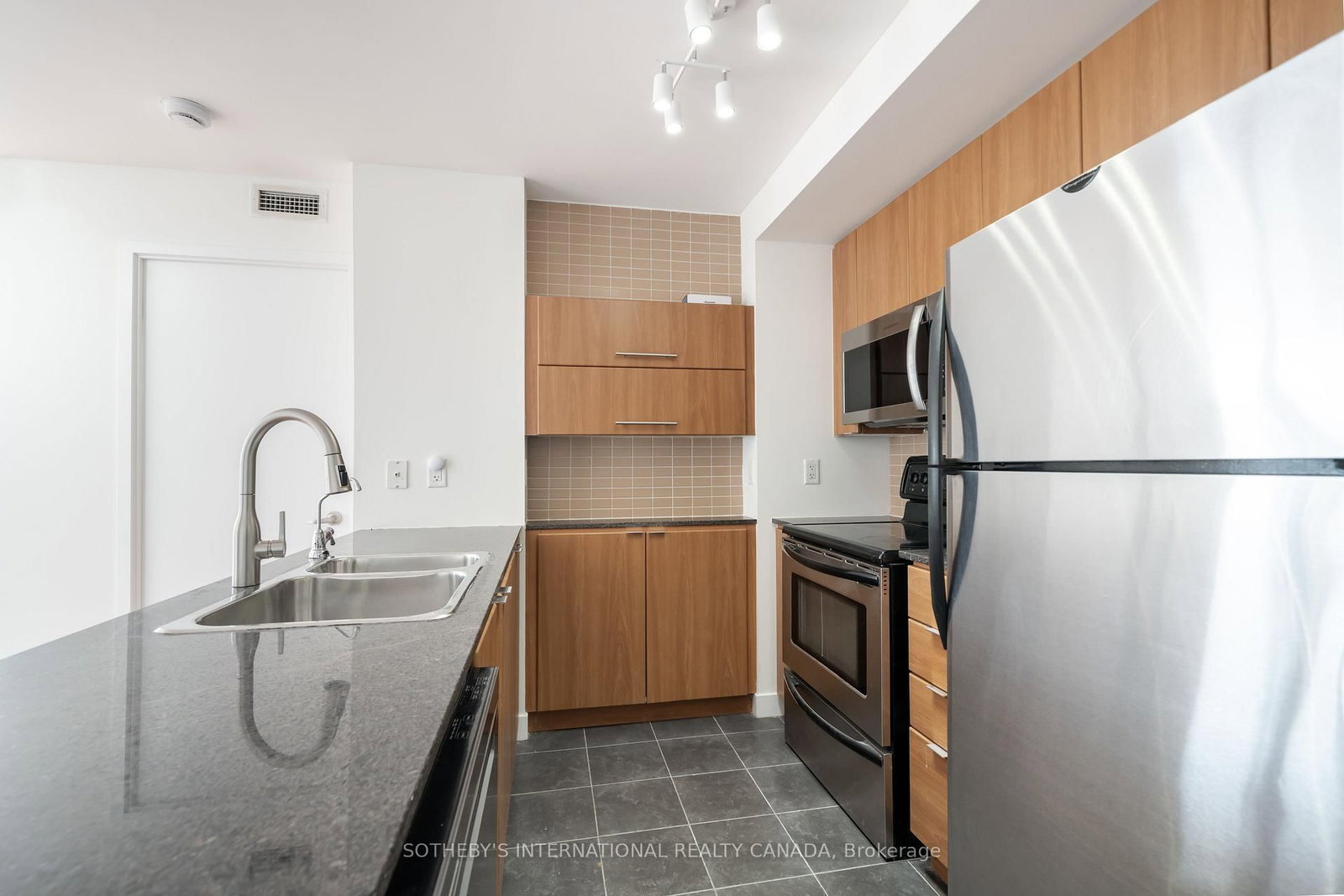 11 Brunel Court, Unit 2110 - Photo 4