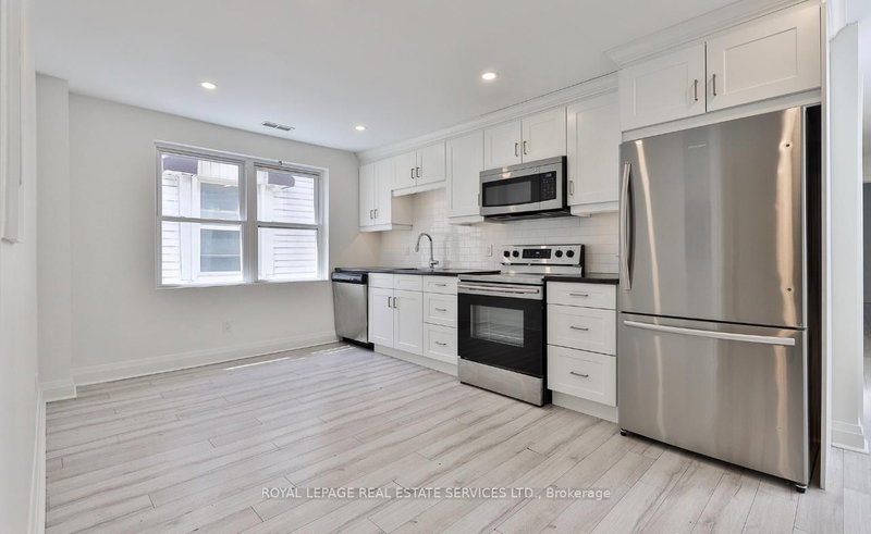 995 Bloor St W, Toronto, M6H 1M1 | Image 2