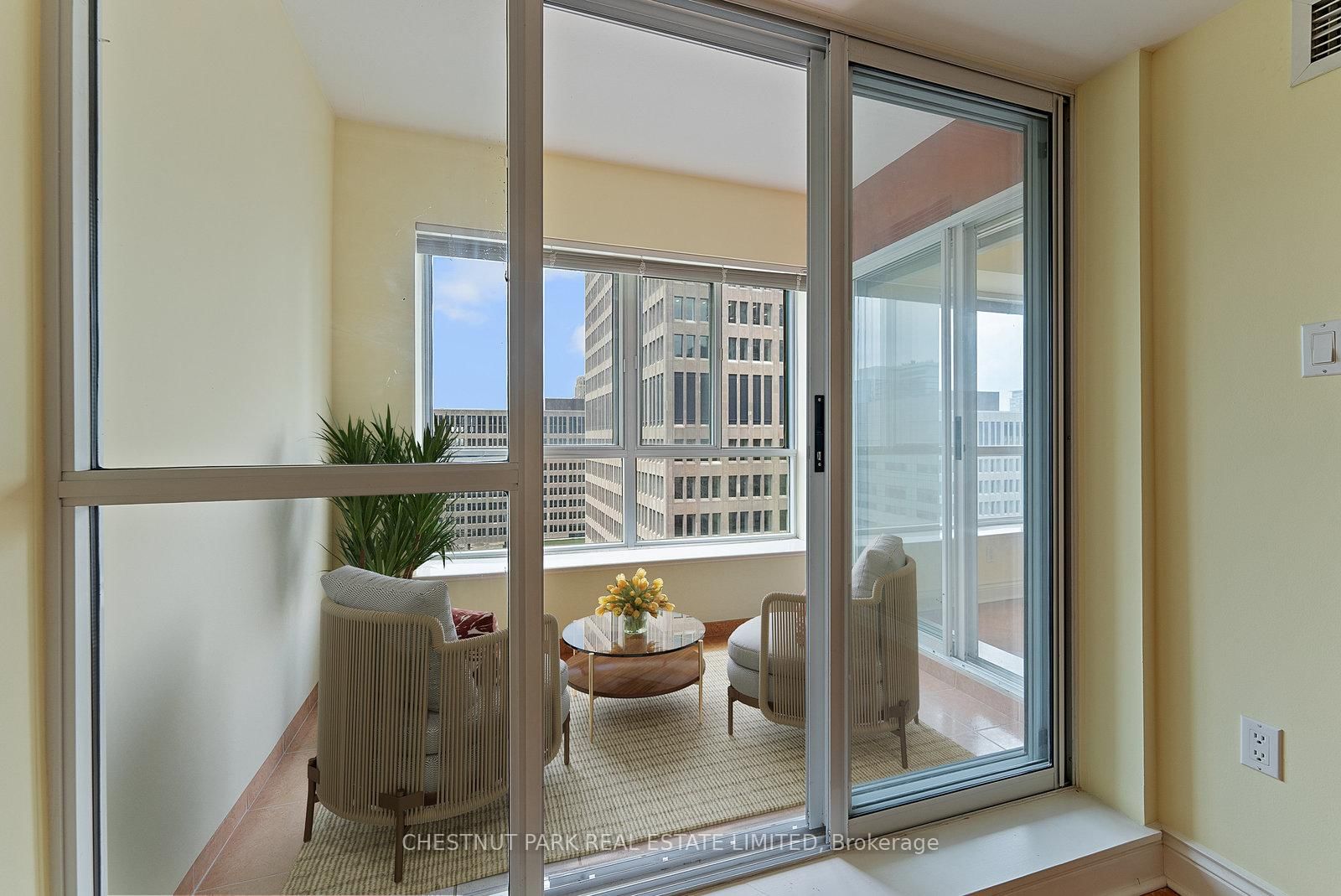 Condo for sale at 1610-889 Bay Street, Toronto, Ontario, M5S 3K5 - Bay Street Corridor - MLS: C12970908