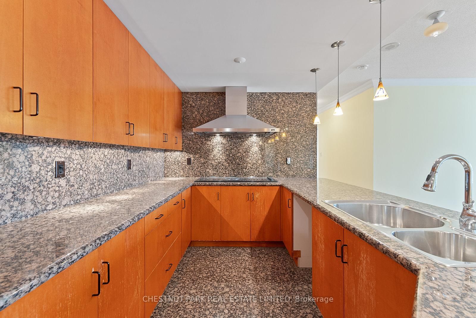 Condo for sale at 1610-889 Bay Street, Toronto, Ontario, M5S 3K5 - Bay Street Corridor - MLS: C12970908