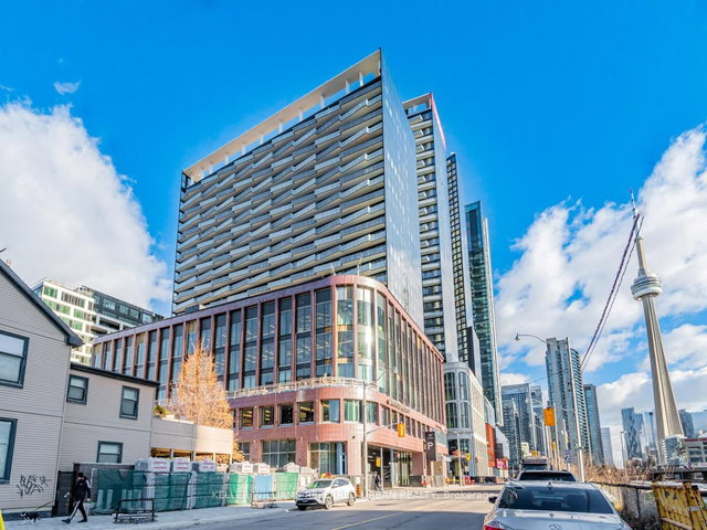 2005 - 480 Front Street W