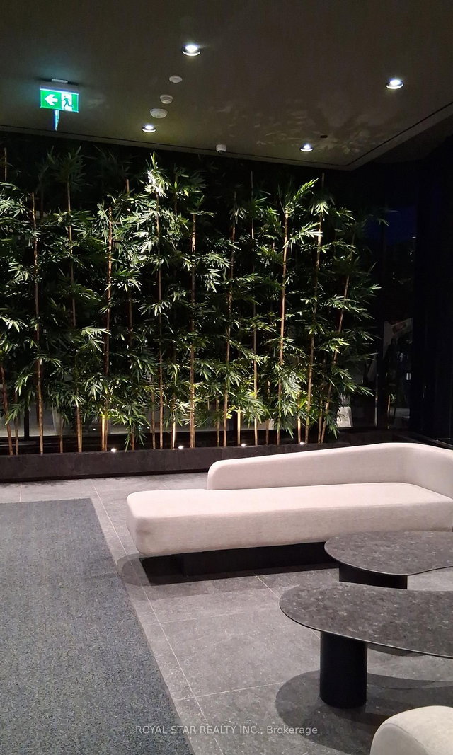 712 - 120 Broadway Avenue