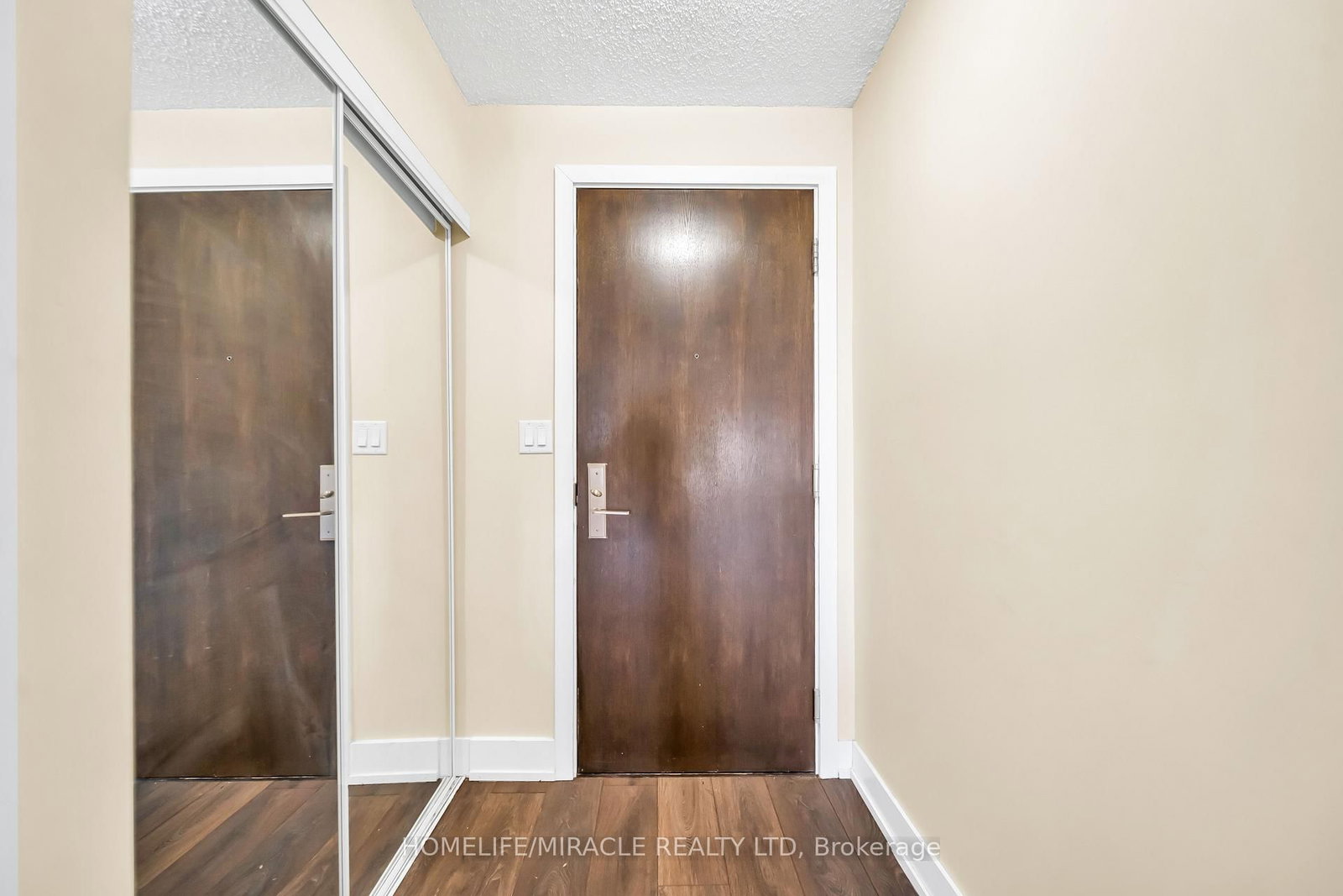 Condo for sale at 1615-20 Blue Jays Way, Toronto, Ontario, M5V 3W6 - Waterfront Communities C1 - MLS: C12971116