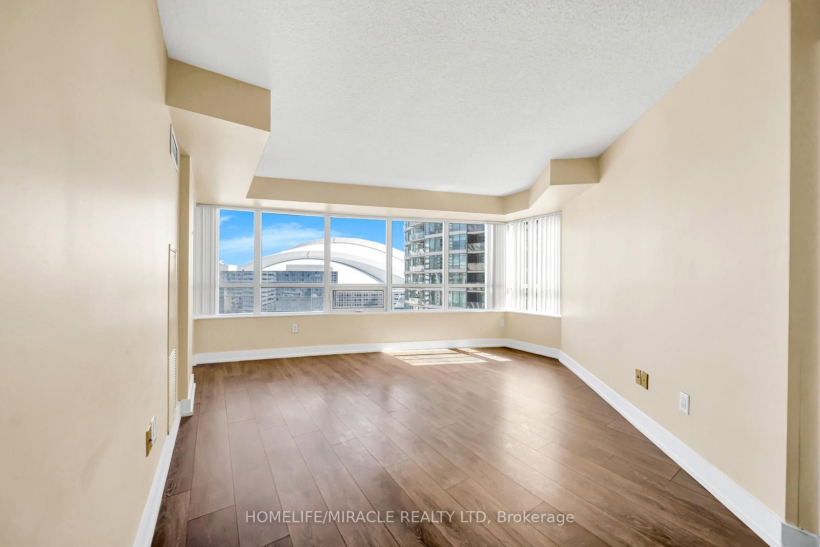 Condo for sale at 1615-20 Blue Jays Way, Toronto, Ontario, M5V 3W6 - Waterfront Communities C1 - MLS: C12971116