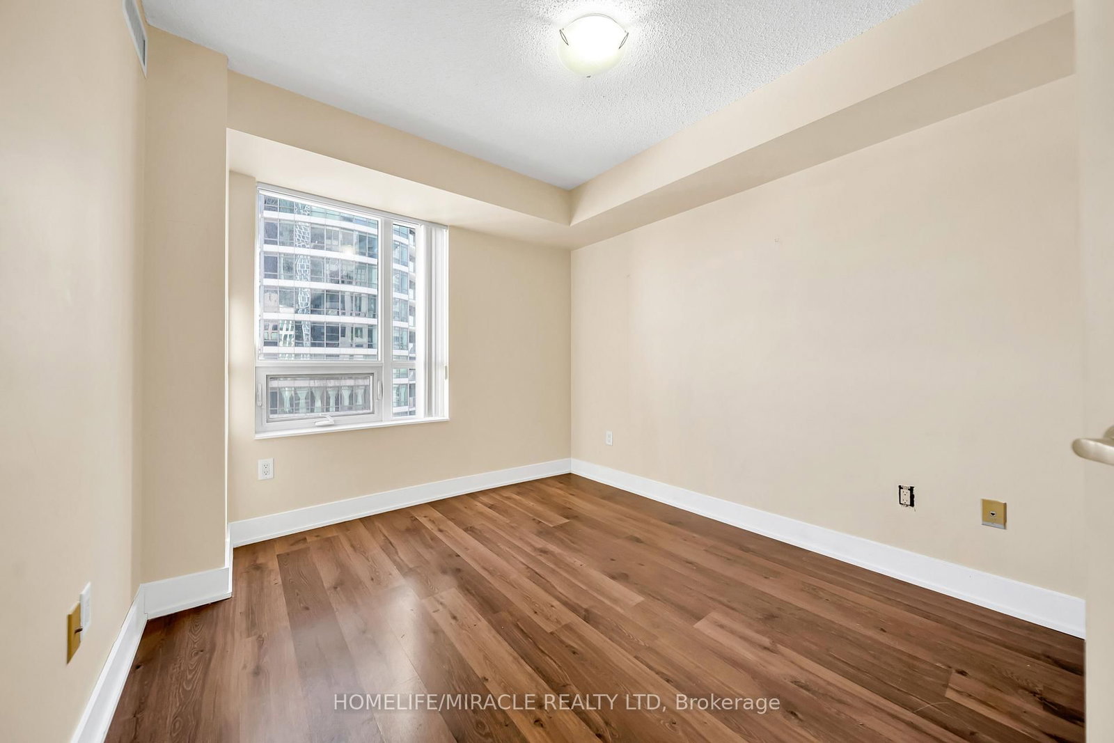 Condo for sale at 1615-20 Blue Jays Way, Toronto, Ontario, M5V 3W6 - Waterfront Communities C1 - MLS: C12971116